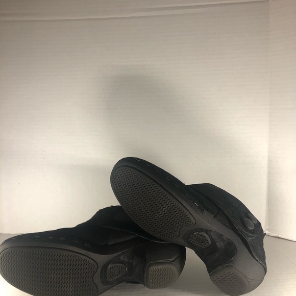 Merrill Black Button Suede Ankle Booties Women’s size 10 - Picture 10 of 16